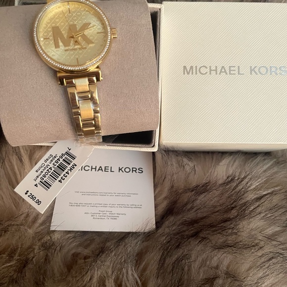 Michael Kors Watch - Picture 2 of 2